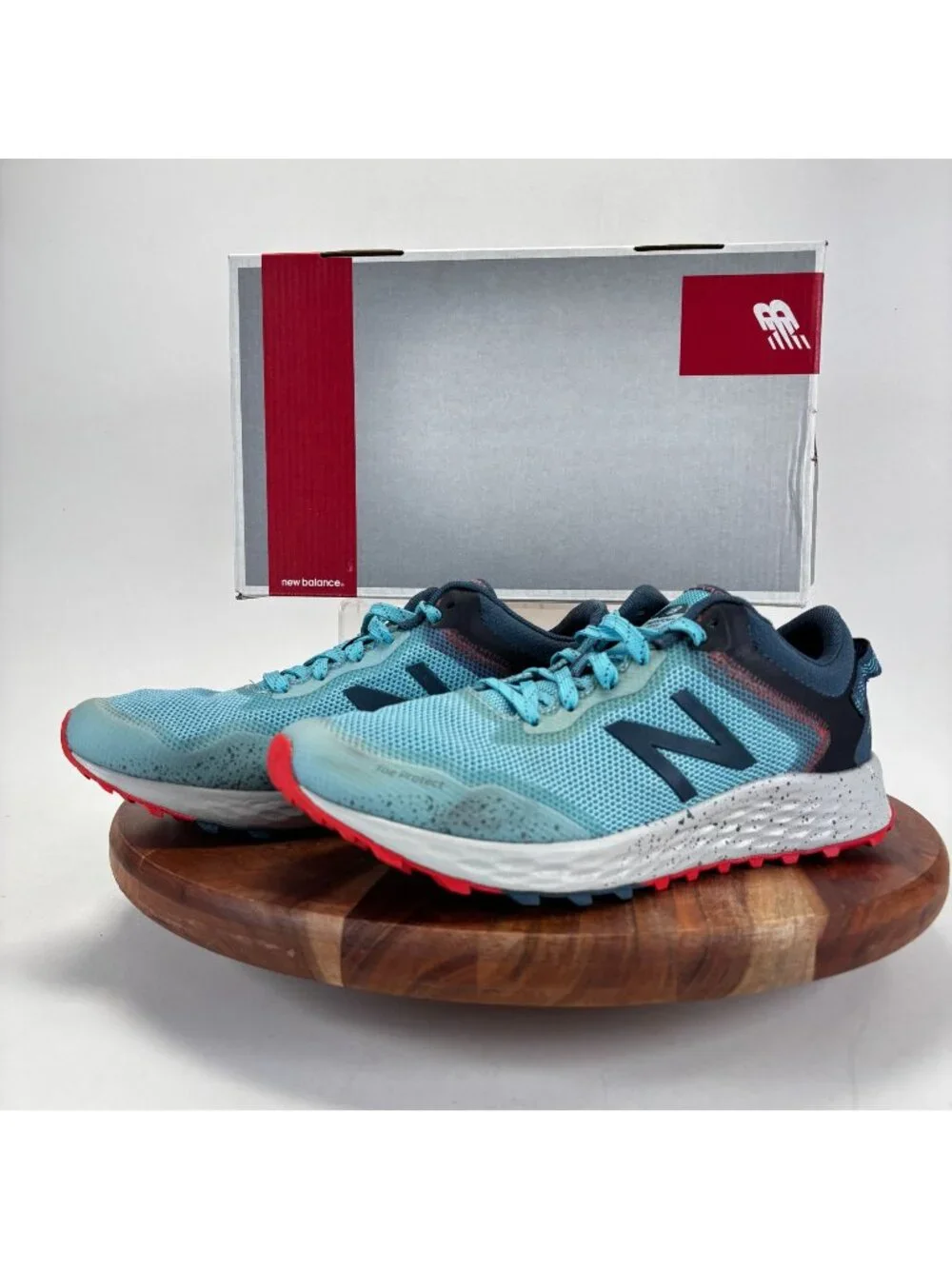 New Balance Fresh Foam Arishi Shoes Womens Size 9.5 Blue Trail Running Sneakers
